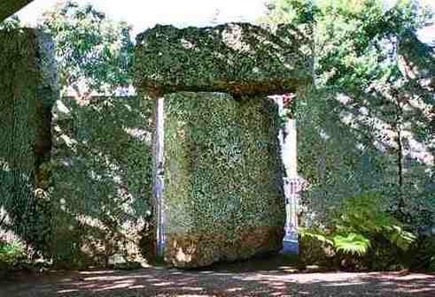 Nine-Ton gate at Coral Castle Can Be Opened by Five-Year Old Child