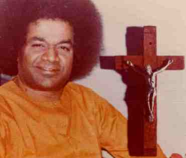 Sathya Sai Baba with Crucifix He Materialzed.
